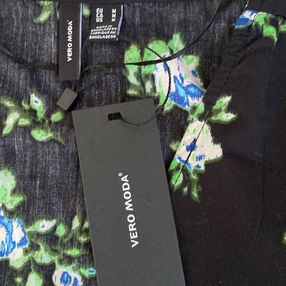 NWT Nordstrom VERO MODA Bella Sanna Floral
Print Cotton Blouse Size Medium - Picture 9 of 10